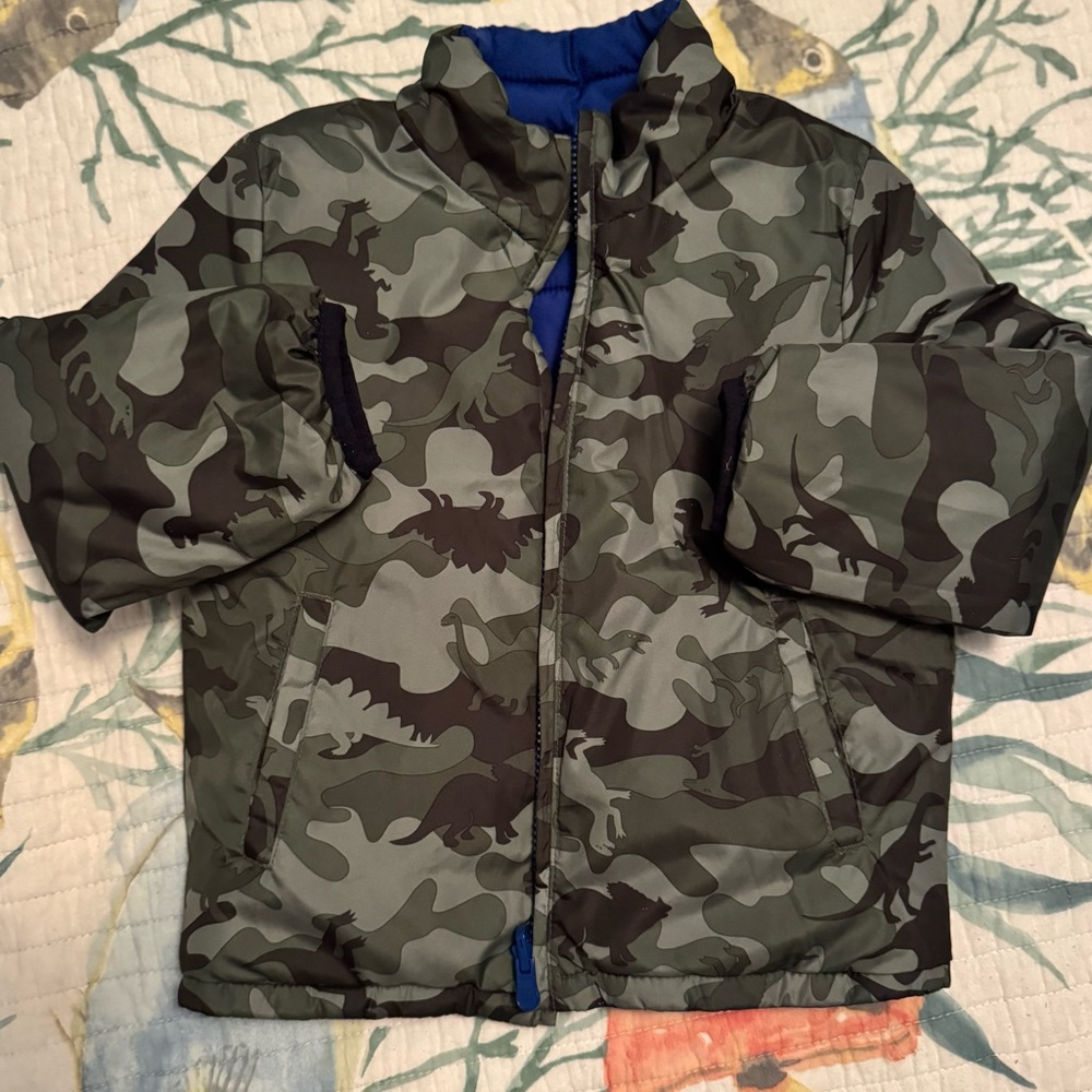 GAP Reversible Camouflage Dinosaurs/ Blue Water Repellent Cold Control Jacket